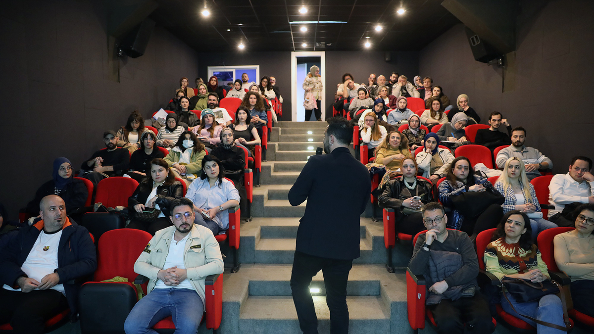 Büyükşehir Akademi’de kültür ve sanat dolu eğitimler sürüyor