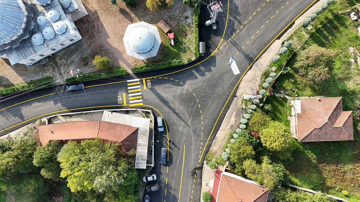 Büyükşehir Akyazı'da 14 mahalle yolunu asfaltladı: Başkan Alemdar'a hizmet teşekkürü