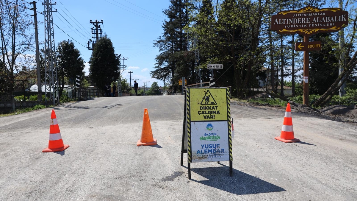 Büyükşehir asfalt sezonunu Akyazı’da açtı