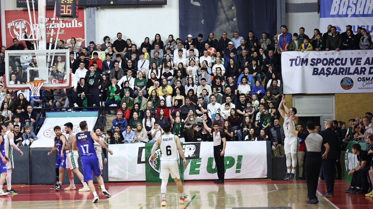 Büyükşehir basketbol yarı final serisine galibiyetle başladı
