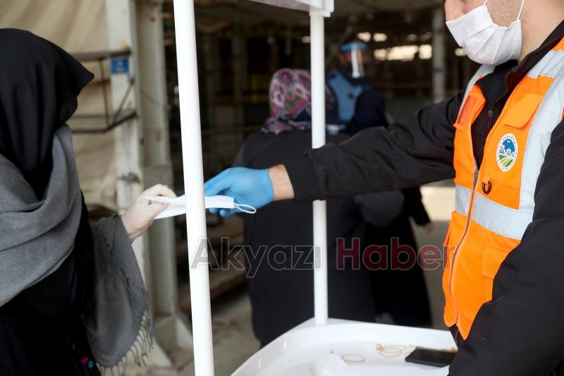 Büyükşehir koronavirüsle mücadeleyi ilçelerde de sürdürüyor