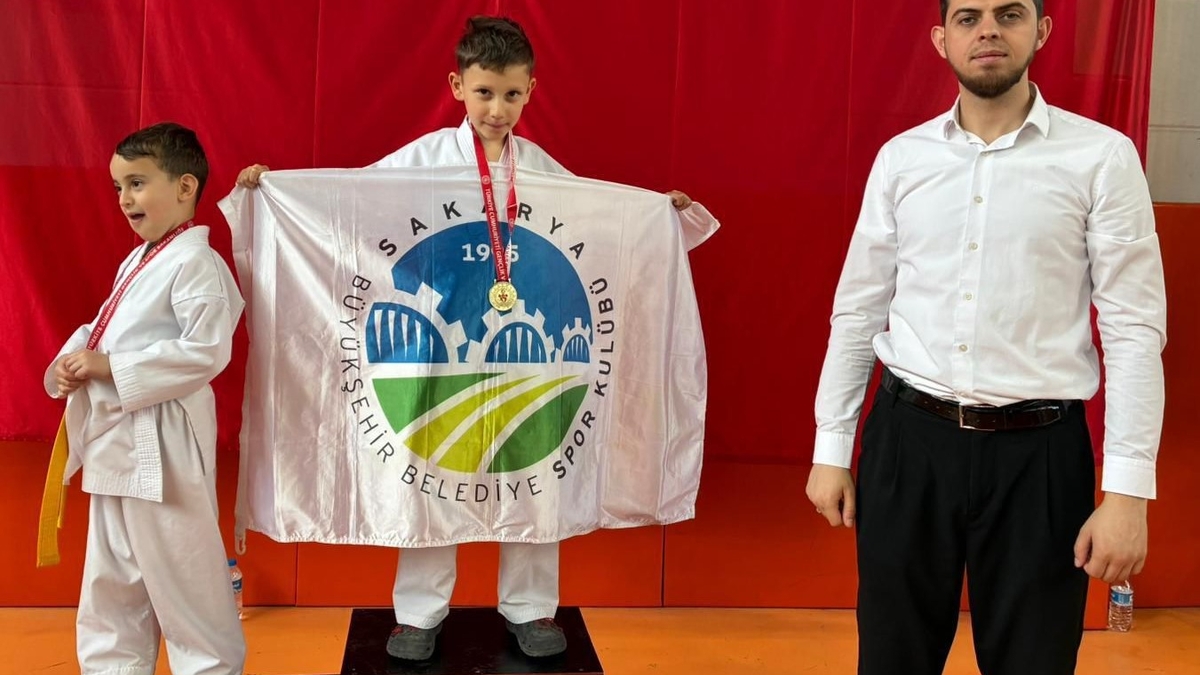 Büyükşehir sporcuları gururlandırdı