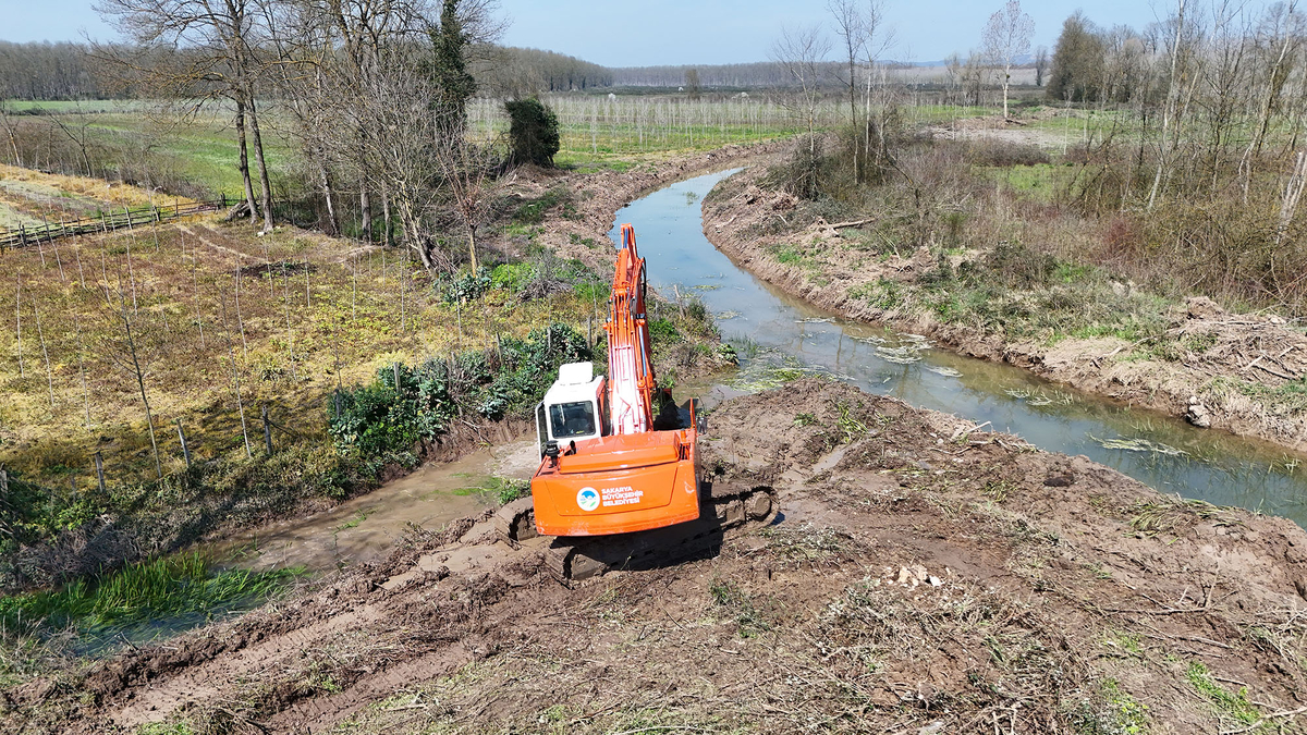 Büyükşehirden 16 ilçede kapsamlı drenaj ve kanal temizliği