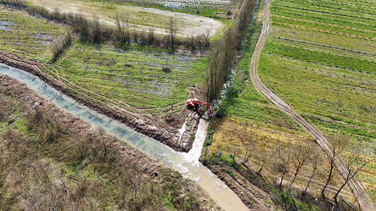 Büyükşehirden 16 ilçede kapsamlı drenaj ve kanal temizliği