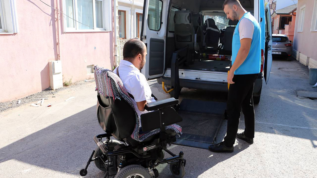 Büyükşehir’den özel gereksinimli vatandaşlara ulaşım desteği