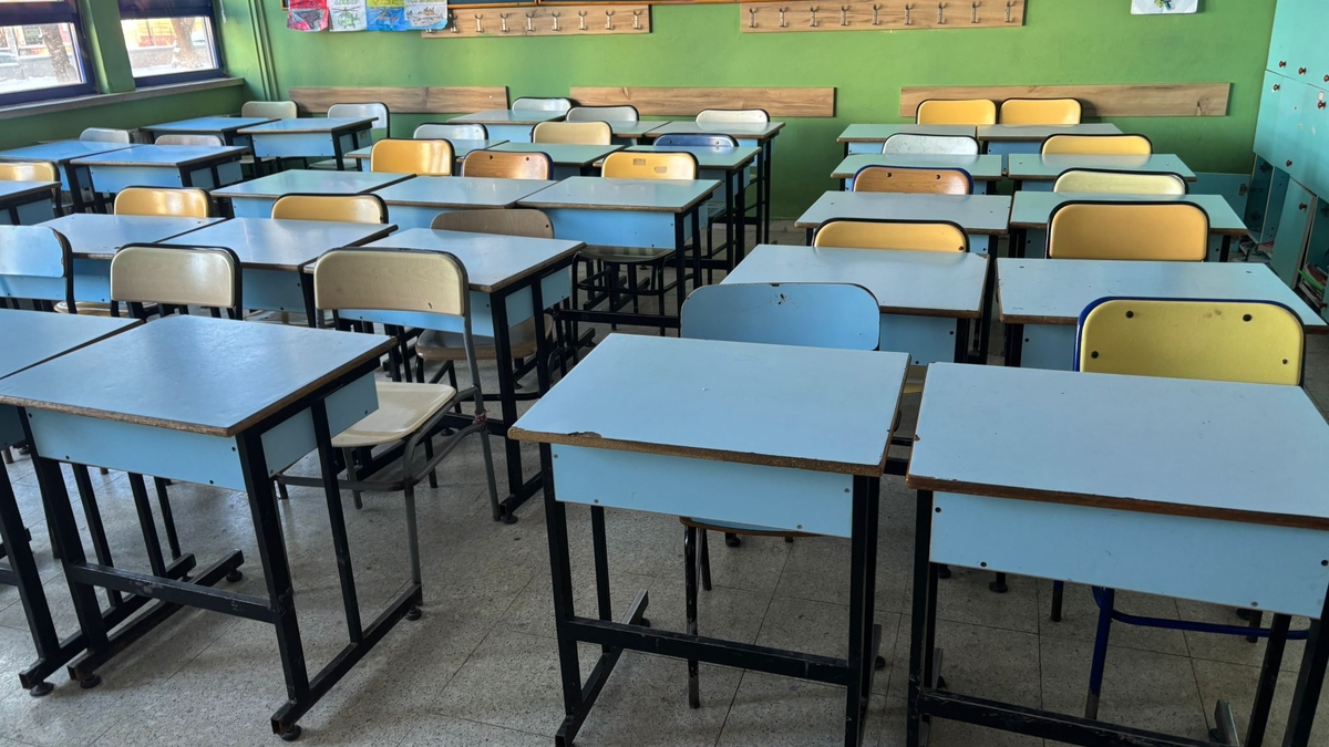 Buzlanma engeli: Akyazı’da sınıflar neredeyse boş kaldı