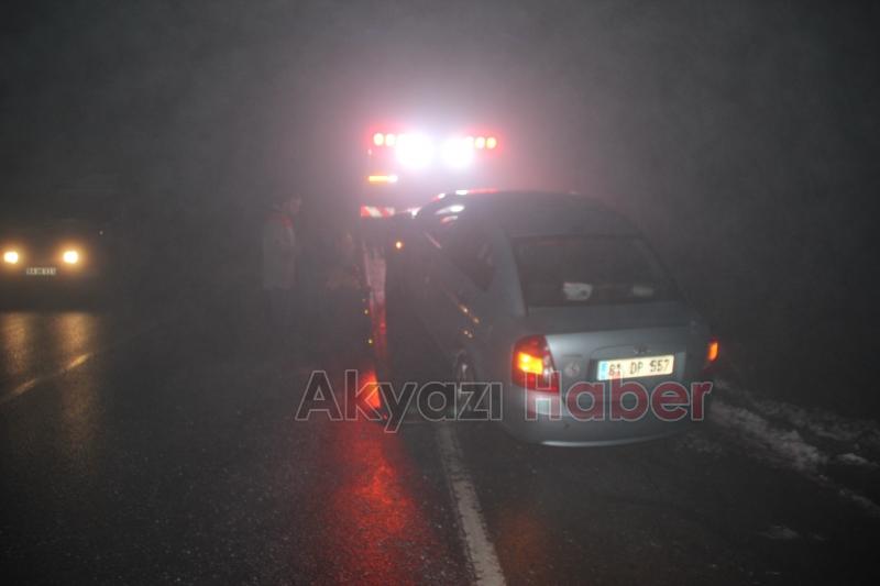 Buzlu Yolda Kayan Araçlar Şarampole Girdi
