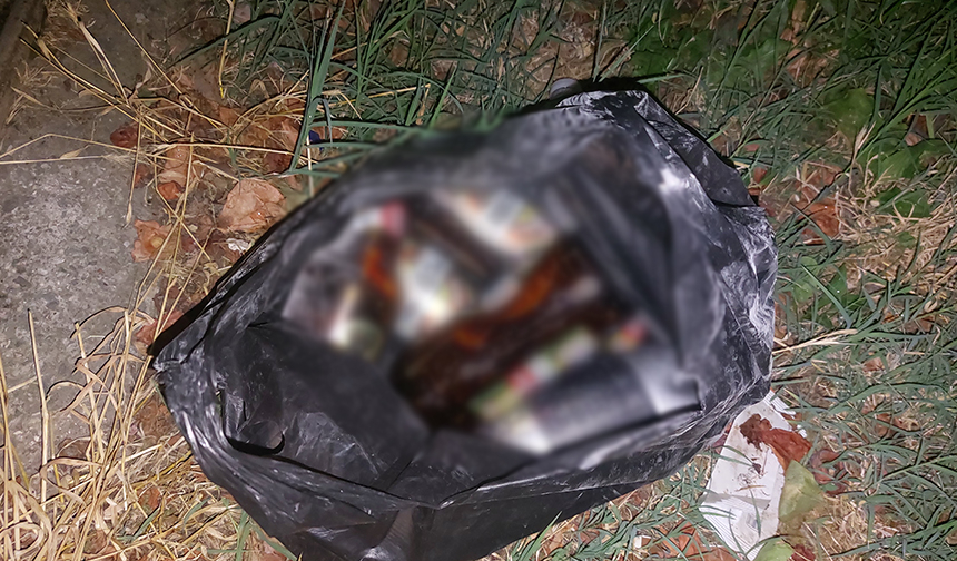 Caddede kaza; Otomobil ve motosiklet alev aldı
