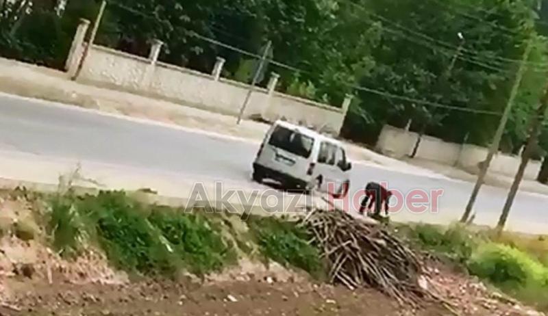 Caddedeki bordür taşlarını böyle söküp götürdü