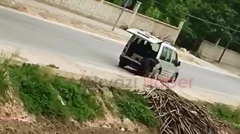 Caddedeki bordür taşlarını böyle söküp götürdü