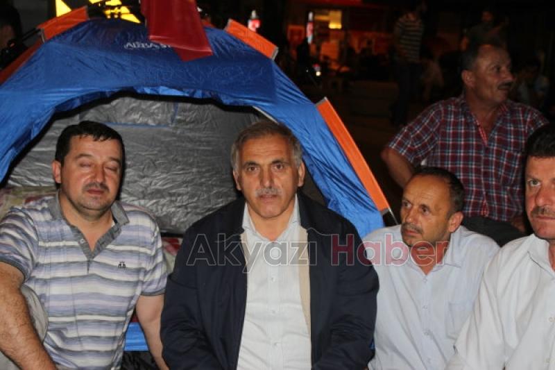 Çadır Kuran Vatandaşlar Ateş Yakıp Sabaha Kadar  Nöbet Tuttu