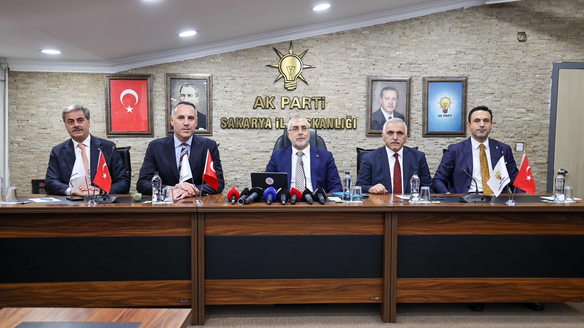 Çalışma ve Sosyal Güvenlik Bakanı Sakarya'ya geldi