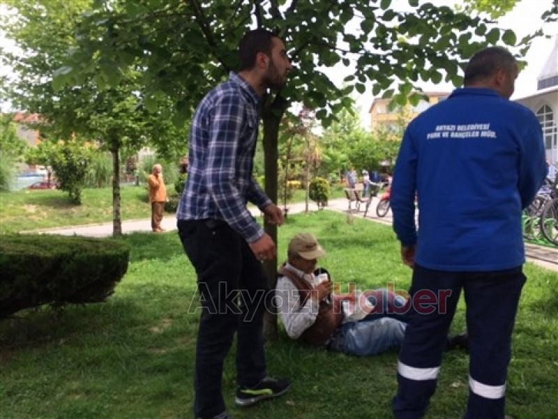 Cami Avlusunda Fenalaşınca Ambulans Müdahale Etti