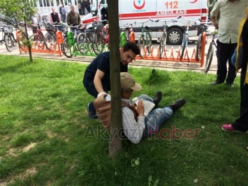 Cami Avlusunda Fenalaşınca Ambulans Müdahale Etti