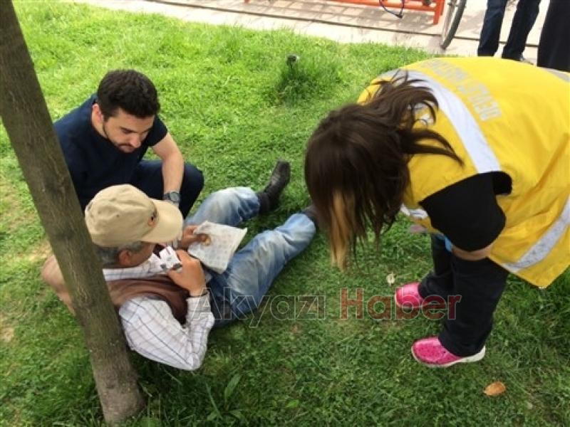 Cami Avlusunda Fenalaşınca Ambulans Müdahale Etti