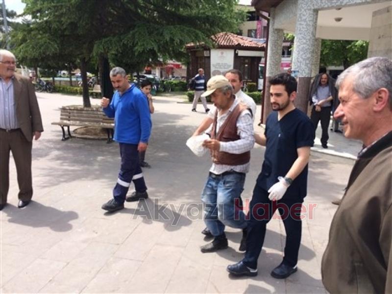 Cami Avlusunda Fenalaşınca Ambulans Müdahale Etti