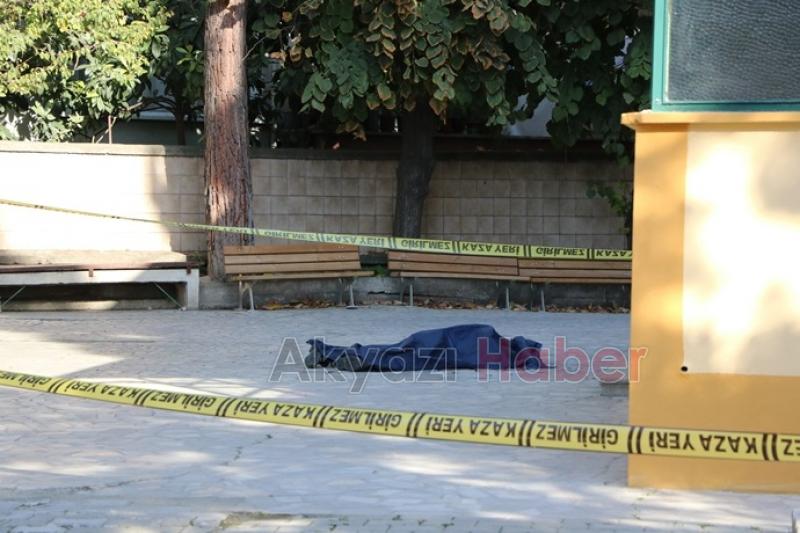 Cami çatısından düşerek hayatını kaybetti
