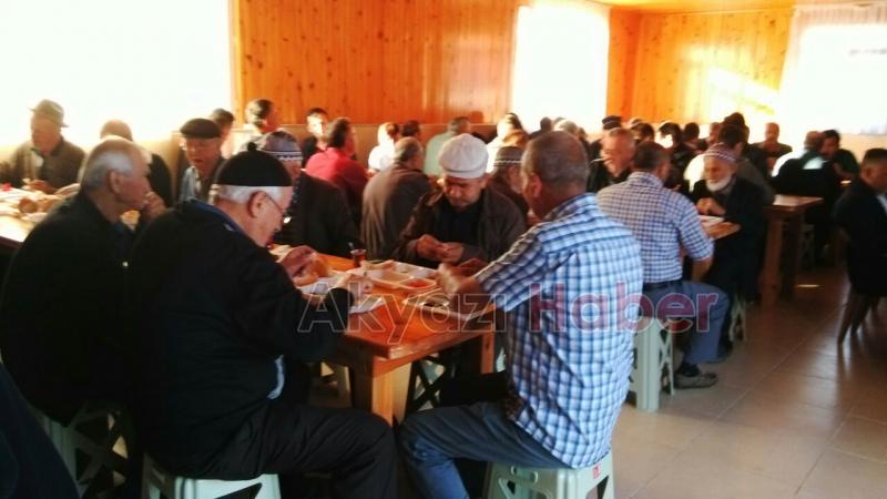 CAMİ CEMAATİ BAYRAM KAHVALTISI YAPTI