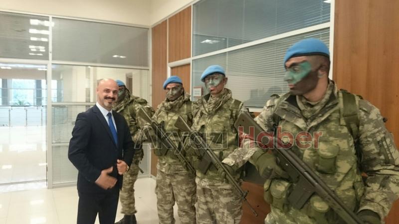 Çanakkale'de şehit olan askerlerin isimleri bu anıtta