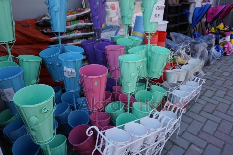 Çarşı Pazar Bahara Hazır