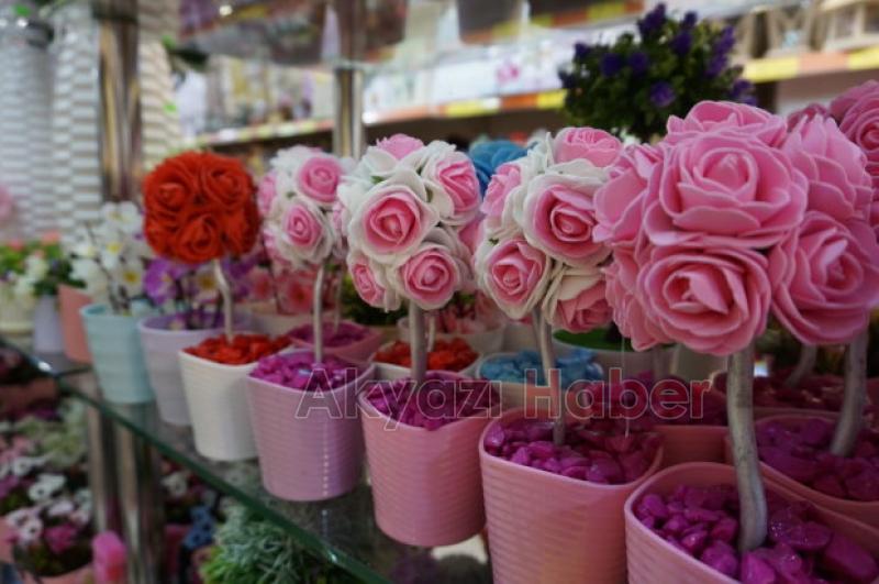 ÇARŞI PAZAR YAZA MERHABA DEDİ 