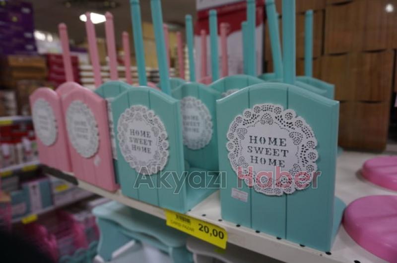 ÇARŞI PAZAR YAZA MERHABA DEDİ 