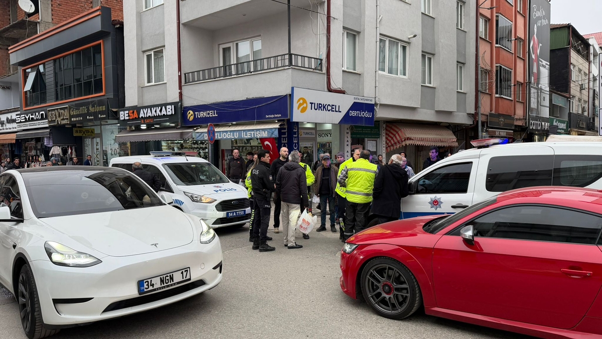 Çarşıda Bayram Yoğunluğu: Patpat Tartışması Ortalığı Karıştırdı