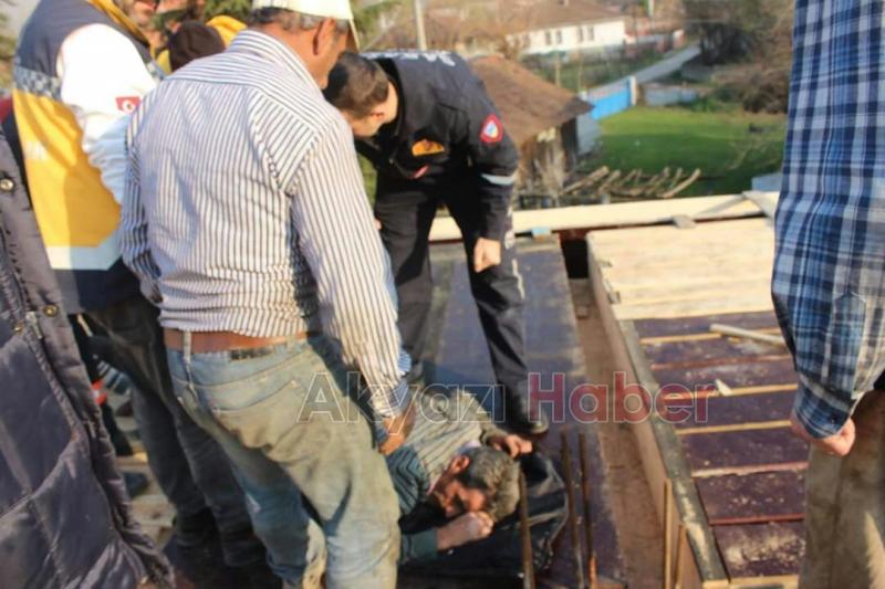 Çatıda Baygınlık Geçiren İşçiye Ambulas ve İtfaiye Ekipleri Müdahale Etti