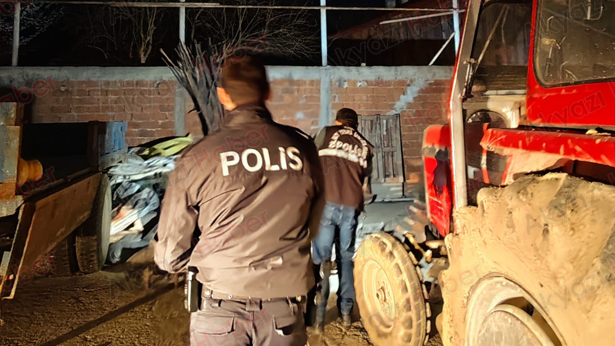 Çatıdan düşen yaşlı adam ağır yaralandı