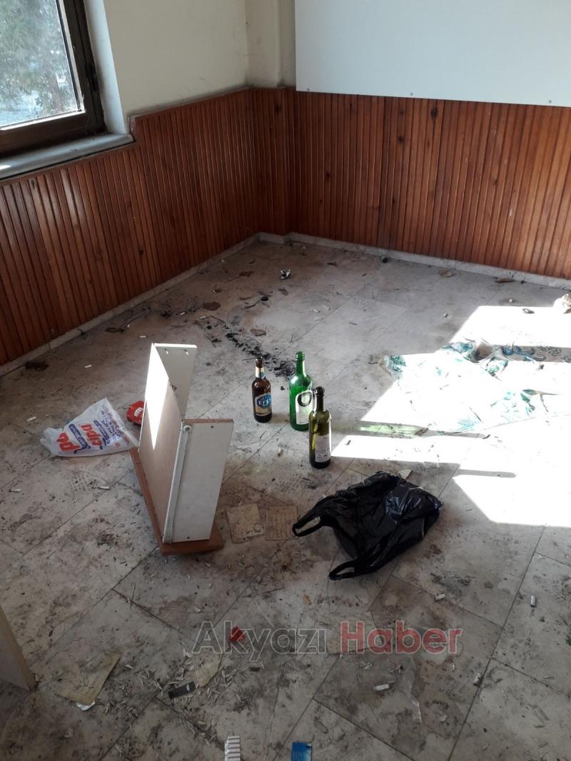 Çay Bahçesinin İçler Acı Hali