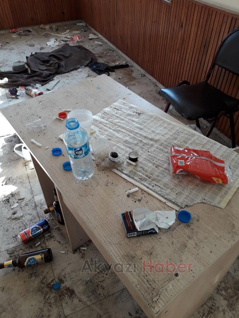 Çay Bahçesinin İçler Acı Hali