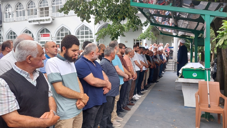 Celal Demirhan toprağa verildi.