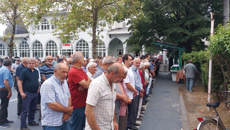 Celal Demirhan toprağa verildi.