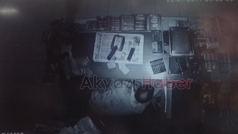  Çelik Kasayı Çalan Hırsızlar Güvenlik Kameralarına Böyle Yansıdı