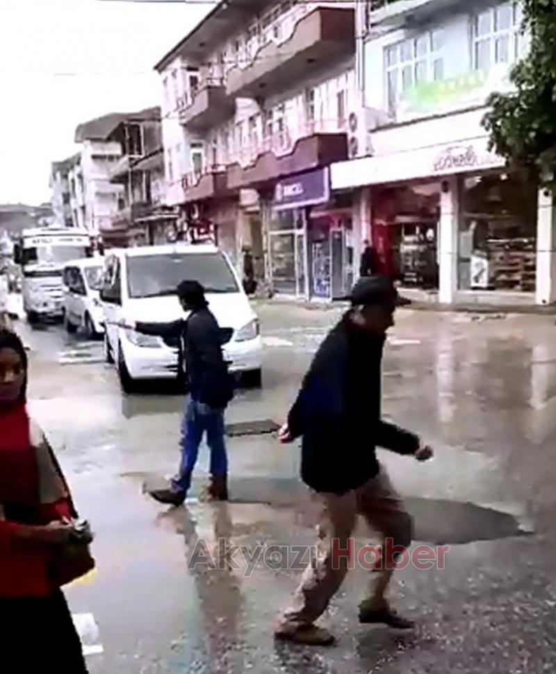 Cemil Trafiğe El Attı