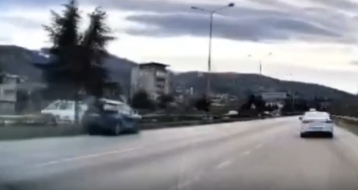 Cenaze dönüşü kaza: 4 yaralı