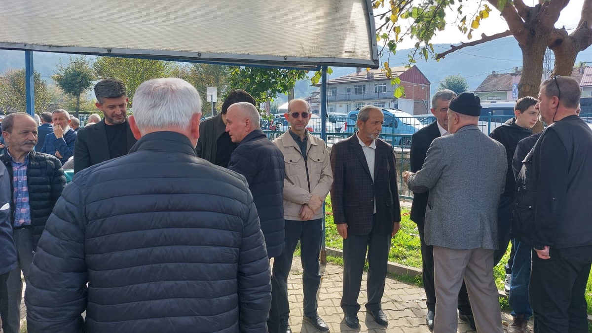  Çeşminaz Aydoğdu Dualarla Defnedildi