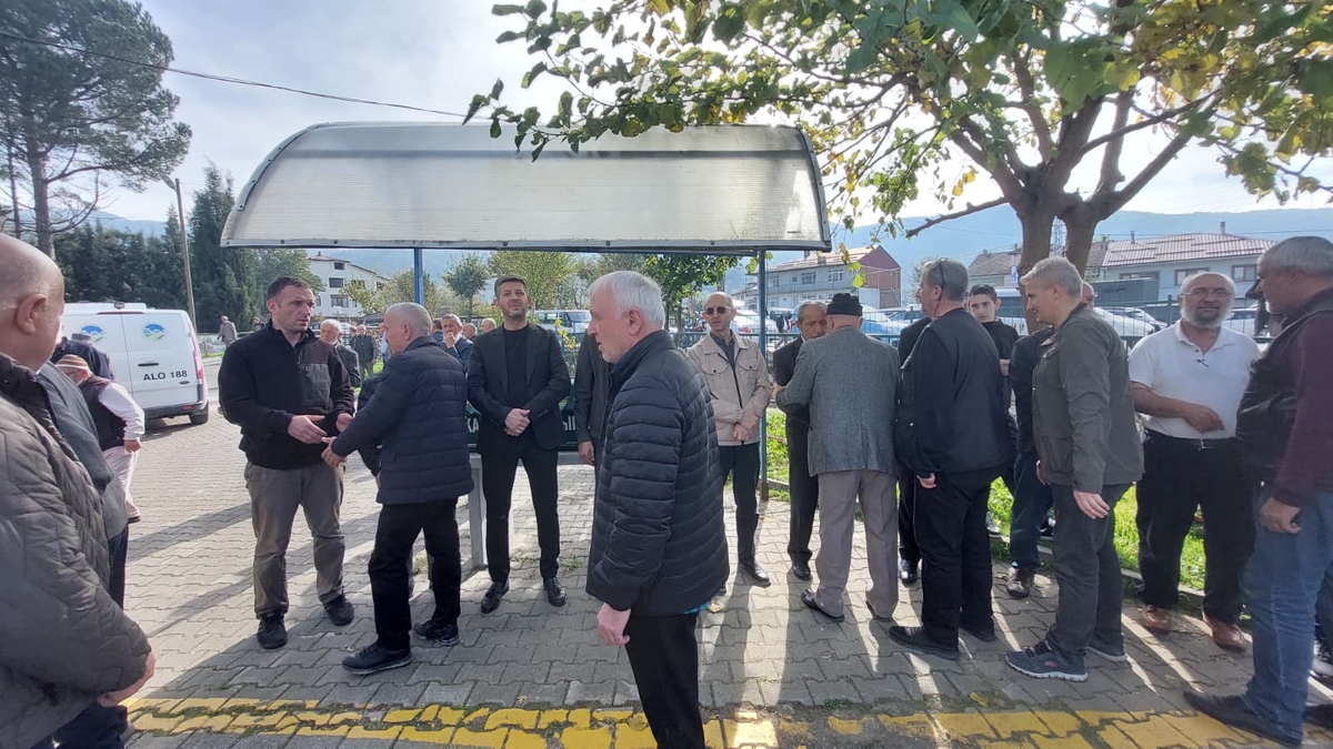  Çeşminaz Aydoğdu Dualarla Defnedildi