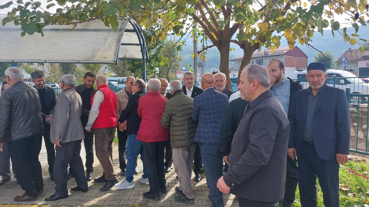  Çeşminaz Aydoğdu Dualarla Defnedildi