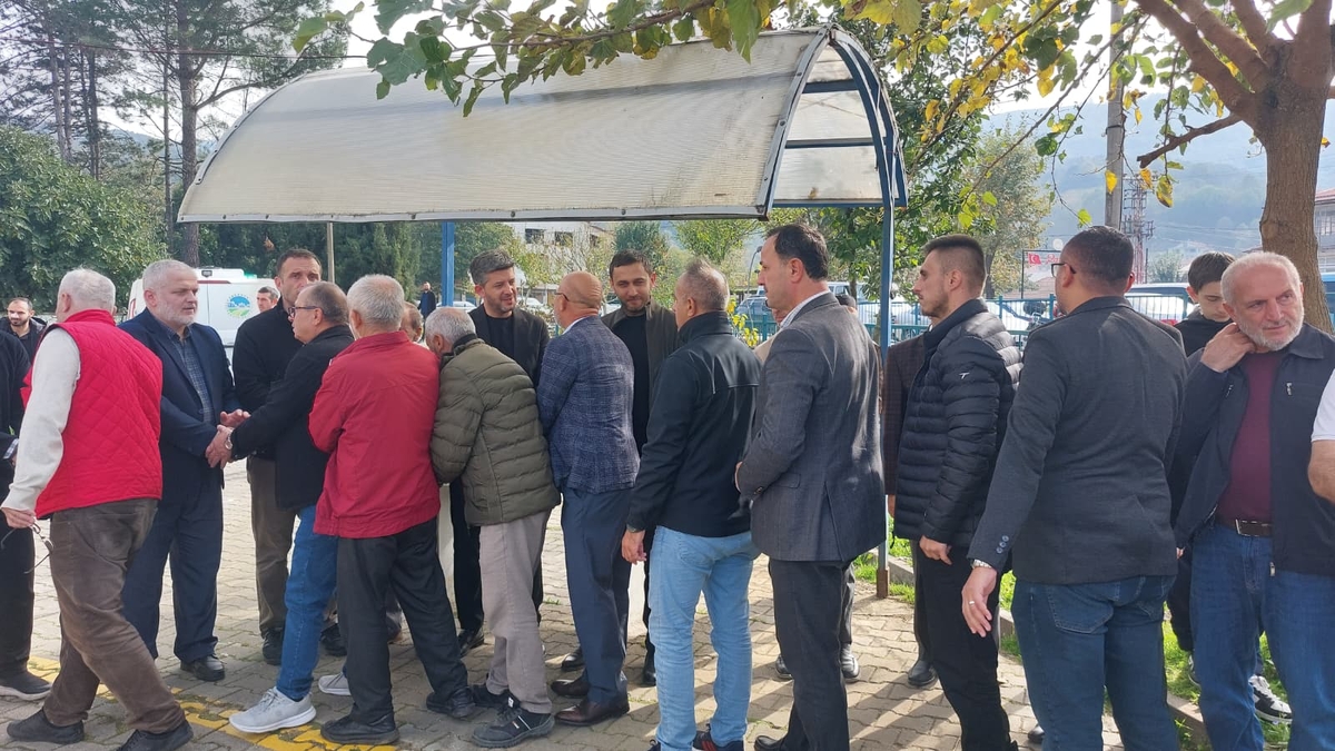  Çeşminaz Aydoğdu Dualarla Defnedildi