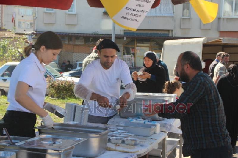 Çetinkaya AVM  Halka 5000 Kişilik Aşure Dağıttı