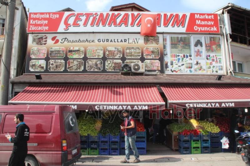 Çetinkaya Market Halka Aşure Dağıttı