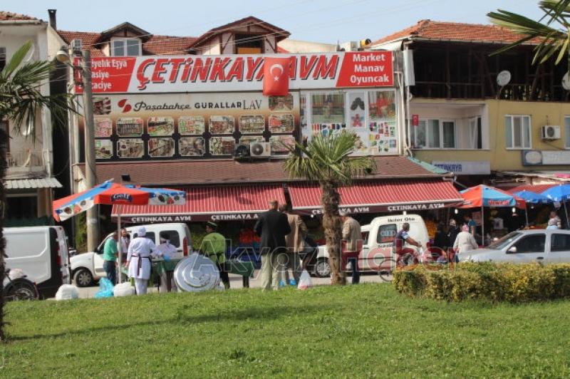 Çetinkaya Market Halka Aşure Dağıttı