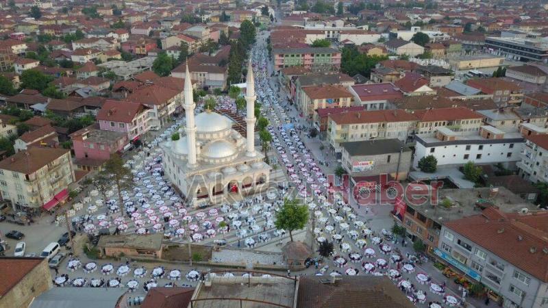 Cevat Ayhan Camii  Sosyal Tesisleri iftar Programıyla Birlikte Açıldı