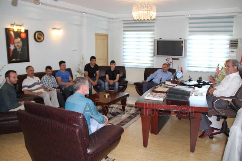 Çevre Kültür Gençlik İzcilik Spor Kulübünden Başkan Akcana Plaket