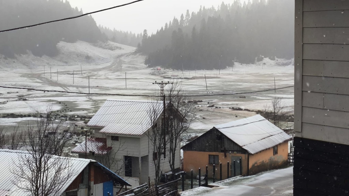 Çiğdem Yaylası'ndan kar manzarası