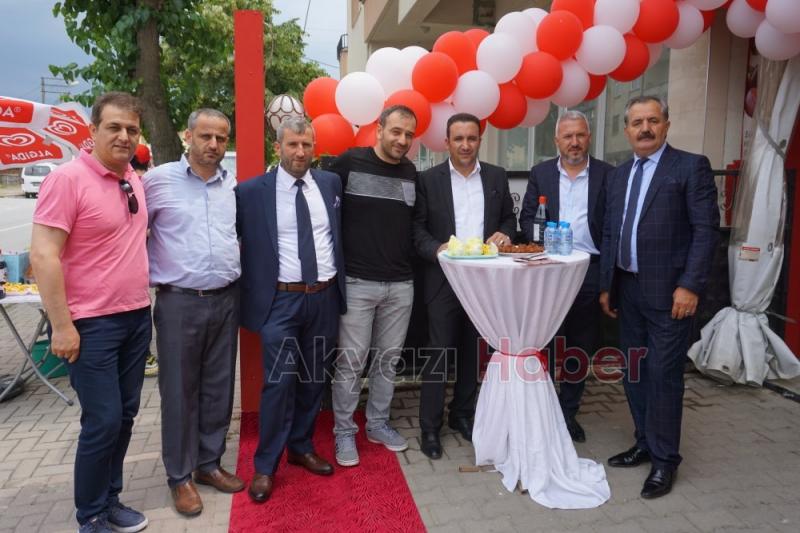 Çiğköfteci Bilal Usta Üçüncü Yılını Kutladı