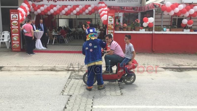 Çiğköfteci Bilal Usta Üçüncü Yılını Kutladı