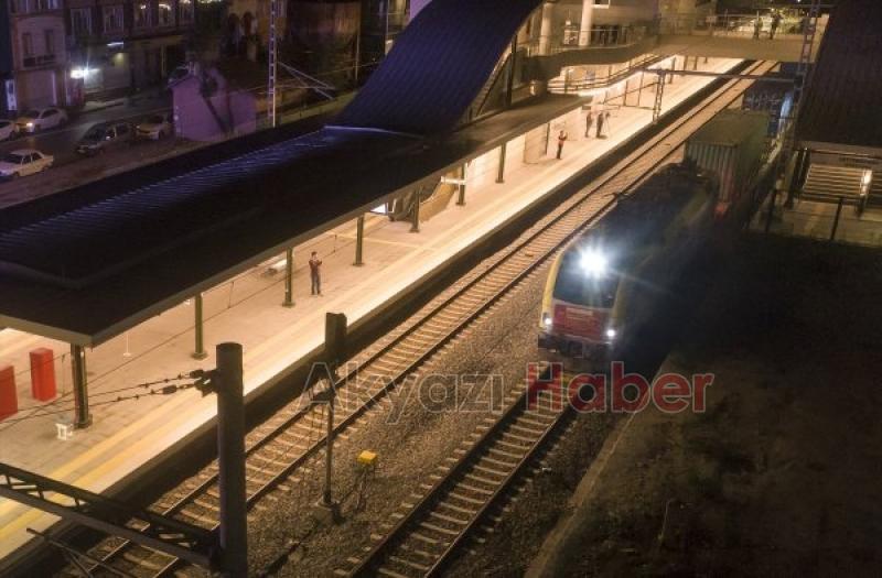 Çinden gelen yük treni Marmaray ile Avrupaya geçti