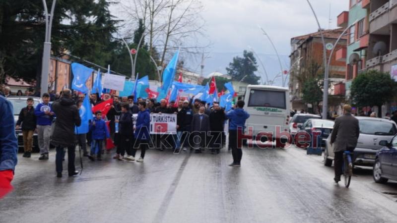 Çinin Doğu Türkistandaki zulmü  Protesto edildi